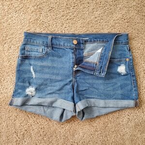 Old Navy Distressed Boyfriend Jean Shorts - Size 6 - Cute Casual Boho Shorts